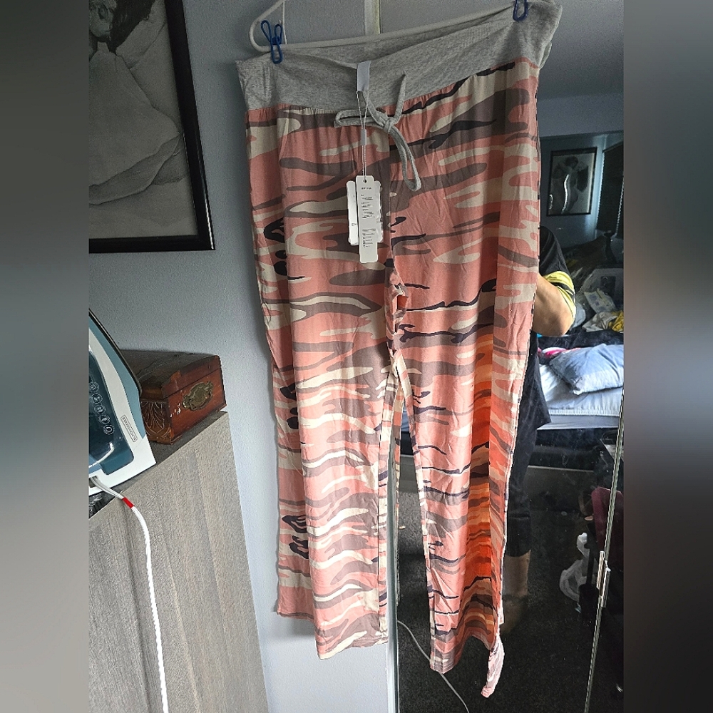 Pink Camo Print Pant